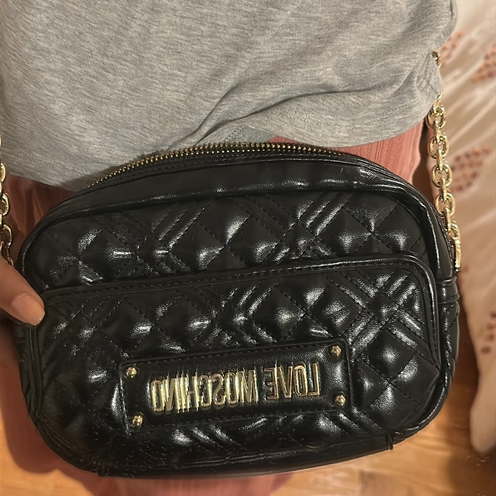 Love moschino bag with golden chain strap cross bag almost new - Picture 2 of 3